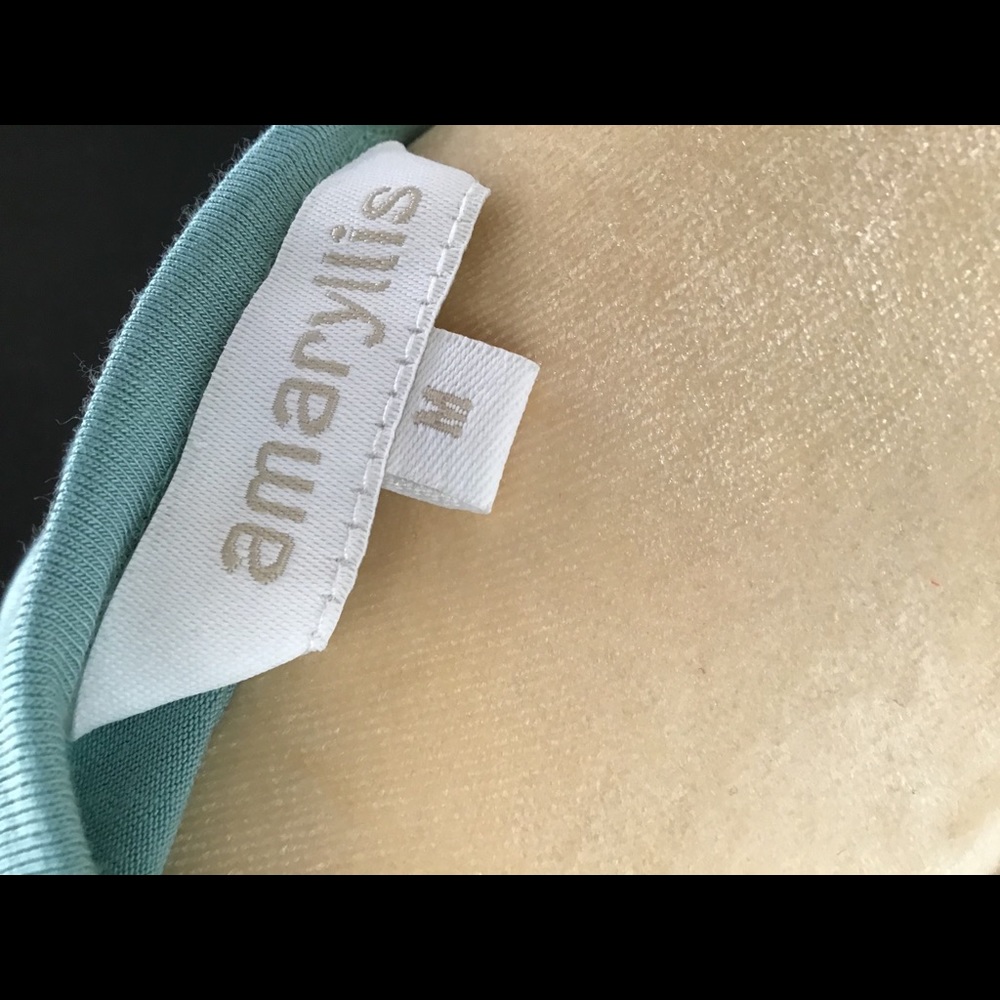 Amaryllis Pullover Tee (NWOT) - Picture 8 of 10
